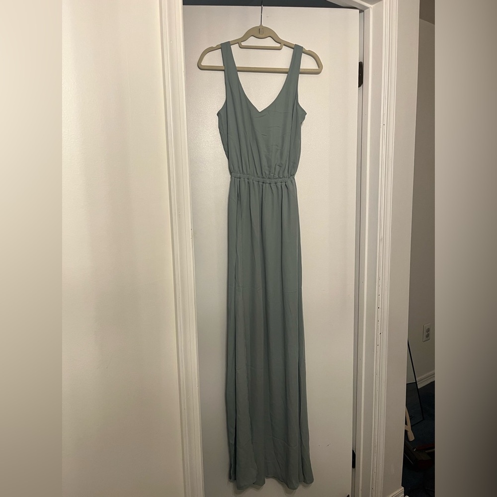 Show Me Your Mumu Kendall Soft V-Back A-NWT
Line Gown- Size Small - Picture 2 of 5